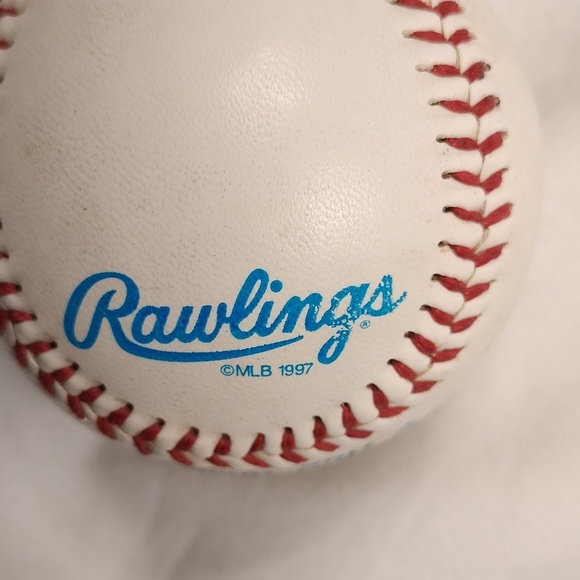 Yankees Rawlings Official American League Baseball 1997 with Red Stitching - Picture 3 of 6